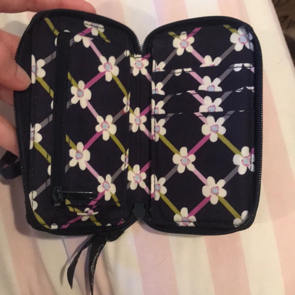 Authentic Vera Bradley Wristlet - Picture 2 of 4